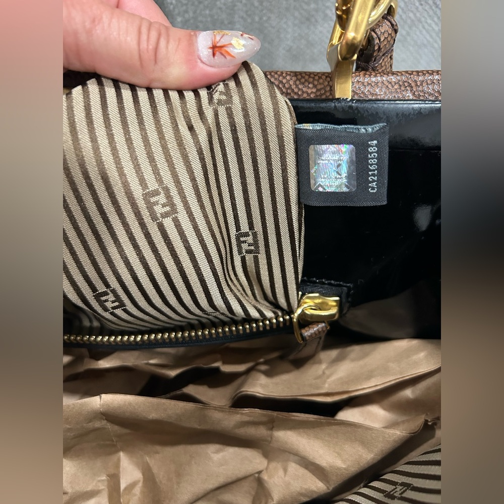 Fendi Peekaboo Bag - Picture 7 of 9